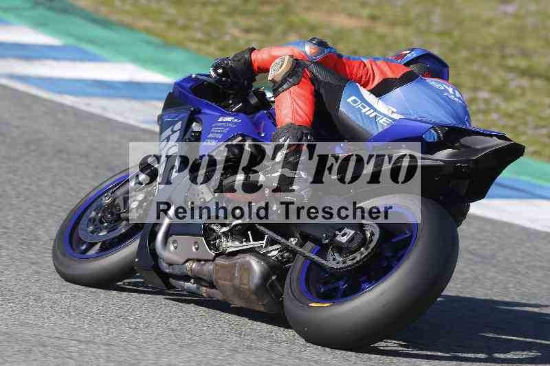 /Archiv-2024/02 29.01.-02.02.2024 Moto Center Thun Jerez/Gruppe rot-red/backside